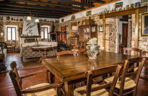 PONTINOS OLD HOUSE - Photo 9