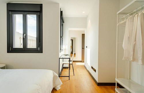 Edificio Fénix by Plaza Mayor Apartamentos - Photo 10