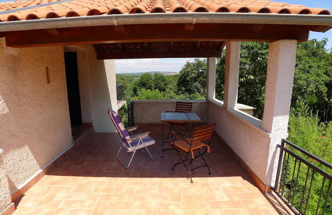 Apartment for 3 Persons in Quiet Part of Premantura With Beautiful Garden and Partial sea View - Photo 19