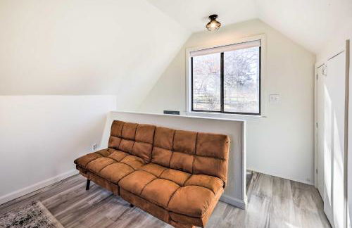 Lakefront Grove Cabin Shared Dock and Seasonal Pool - Foto 18