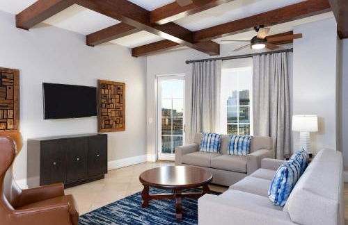 Wyndham La Cascada 2BR Apartment with Resort Access - Foto 8