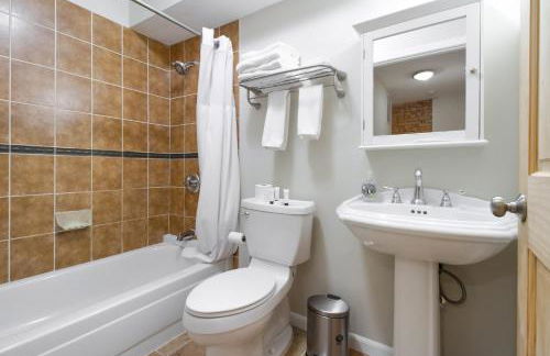 The Gray House by Gallaudet 4 BR 3 BA - Foto 19