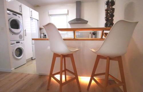 Appartement 90 m2 avec parking terrasse balcons, proche du port et plages - Foto 11