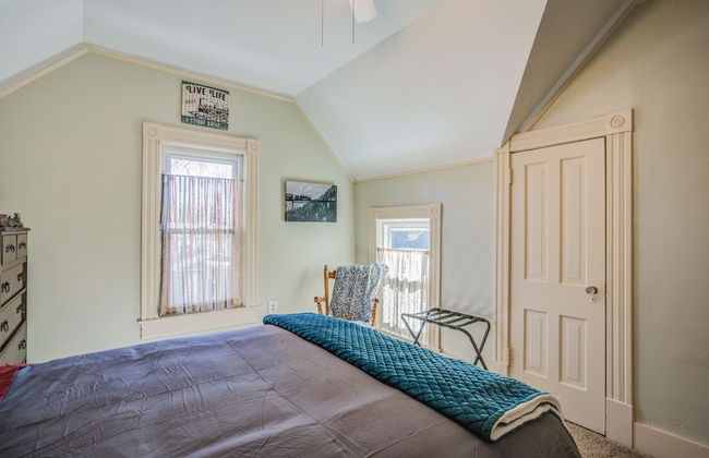 5bddowntown Victorian Charmhot Tub, Firepit - Photo 3