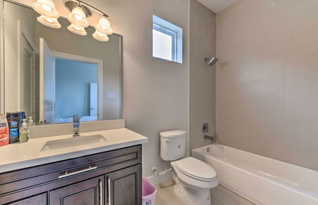 Brand New 3 Story Modern Home - Foto 15