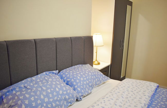 Bedroom in Apartment Walkable china town - Photo 4