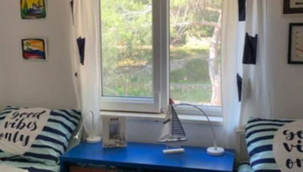 Cozy Beachfront Apartment Rogoznica - Foto 5, Habitación