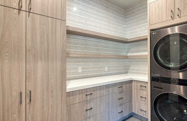 Reflection by Avantstay Sleeps 18 + Lake Views Hot Tub + Game Room - Foto 26