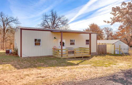 4 Mi to Lazy E Arena Horse Lovers Haven with Grill - Photo 22