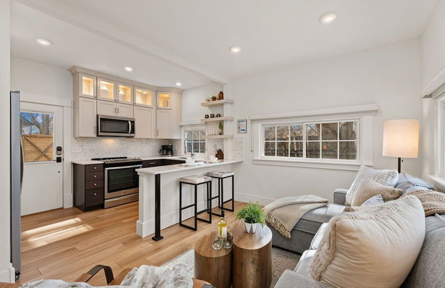 Chic Luxury Retreat in Old Town Walk Everywhere! - Foto 16