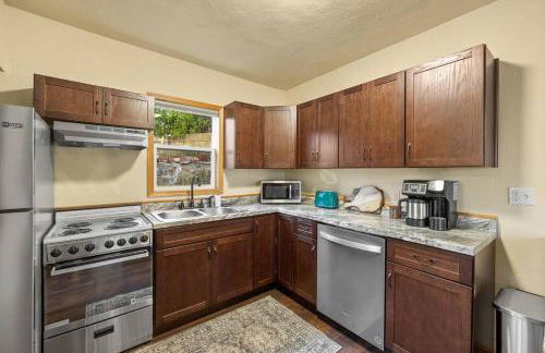 JoLee Pines, Close to Attractions, Great View - Foto 8