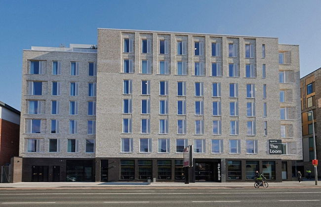 Student Only The Loom - Photo 1