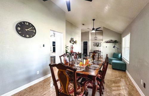 Maple House Romantic Getaway WHot Tub Near IAH - Foto 31