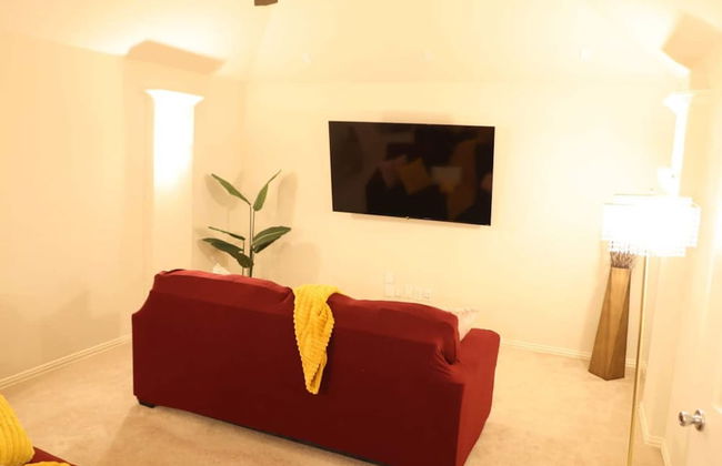 Homify360 5BR Home With Game Room Media Room - Foto 4