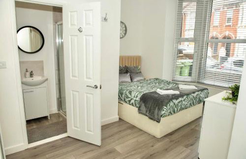 Ground Floor 2 Bedroom Apartment Southsea - Free Parking - Foto 13