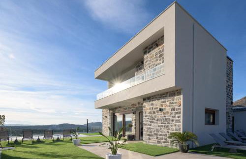 Sweet Sunshine Villa, Majestic Countryside Vistas, By ThinkVilla - Photo 9