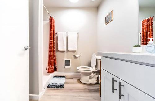 Cozy Micro Suite Unit 11 Sleeps 2 Minutes to Downtown - Foto 3