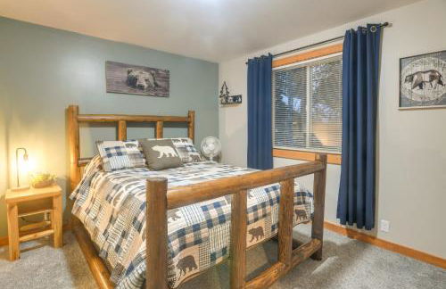 Family Cabin with Fire Pit - 25 Miles to Yellowstone - Foto 9