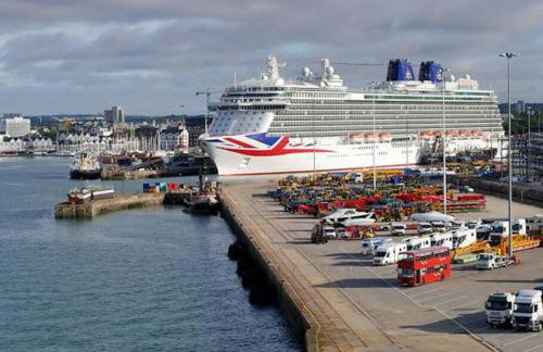 Welcome - BUSINESS or PLEASURE! Southampton 'City Vibes' # Stylish Apartment with Outdoor Courtyard! 1-4 Guests BOOK YOUR CITY BREAK or PRE-CRUISE STAY! CLOSE TO MAYFLOWER THEATRE, UNIVERSITIES, CRUISE TERMINALS, HOSPITALS & SHOPS! - Photo 45