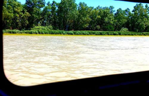 Tu casa flotante en Sevilla! Barco en alquiler en el Guadalquivir - Photo 19