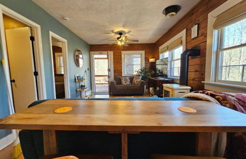 Spring Couples Getaway Hot Tub plus 500Mbps - Foto 16