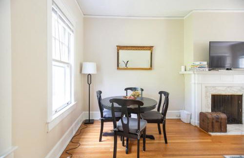 Spacious 2BR in Grand Old Home, Downtown Durham - Photo 14