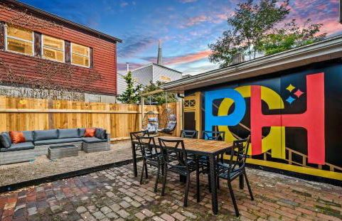 Cozy Southside Pitt home w/ Pool Table +Yard - Foto 8