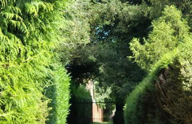 Manor Cottage - Photo 2