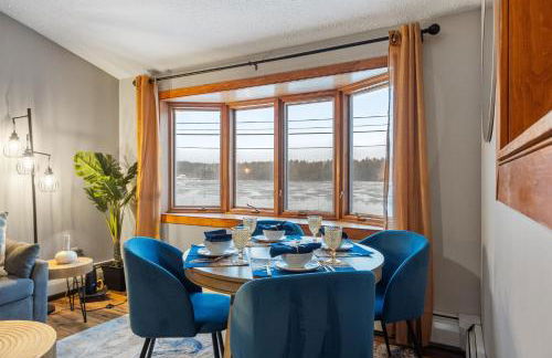 Spacious Accessible Waterfront Retreat with Hot Tub - Foto 21