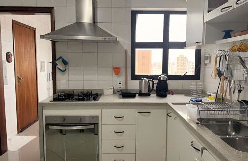 Apto espaçoso para até 8 hóspedes no Centro - Foto 38