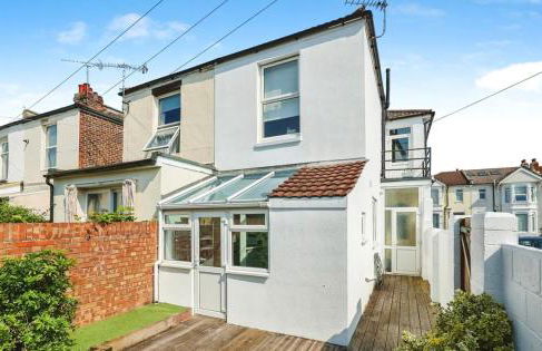 Charming city home free parking - Photo 17