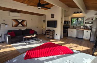 A Restful Studio Near a Creek and Forest - Pet Friendly - Foto 1