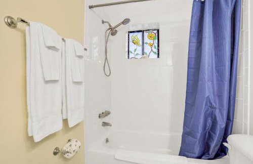 Oceanfront condo with pool, amazing view, balcony & beach access - Foto 20