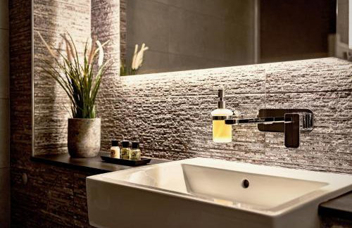 The Acacia, Luxury with Private Balcony & Two Parking Spaces - Foto 15