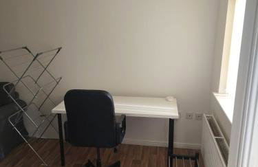 Elegant 2 Bedroom Entire House - Foto 14