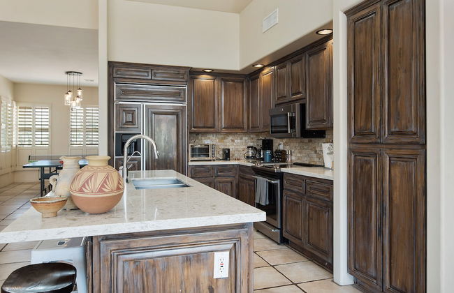 Restorative Oasis Ranch w Pool Spa - Photo 11