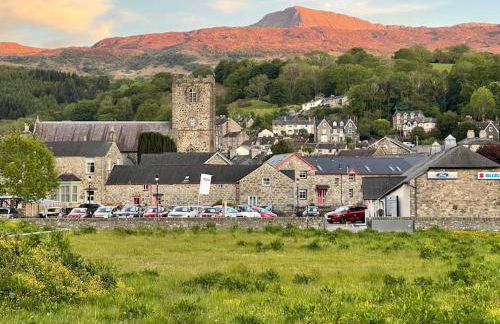 Character Townhouse in Town Centre & Superb Views - Foto 2