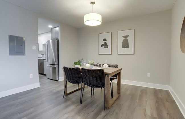 Crystal City Apt for Business Travelers - Photo 10