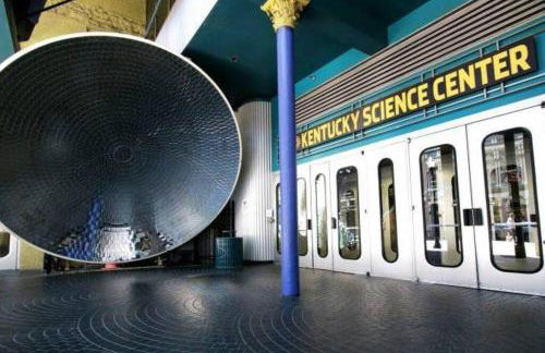 Luxury 8 Bed/4 Ba NuLu Home Private yard/parking - Foto 45