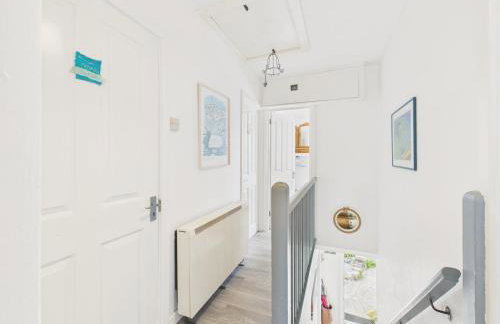 Seaside 2-bed Home in Flushing with Free Parking & sea views - Foto 12