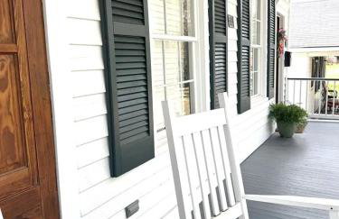 Creole Cottage - 2 Bed, 1 Bath, Pet Friendly with Fee, Walk to Downtown, Grill, Washer & Dryer - Foto 15