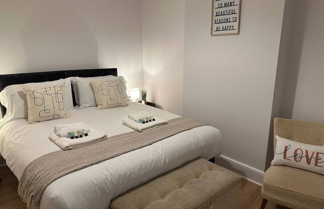 3 bed Chill Glouc With 3 Bedrooms and 1 Bathrooms - Photo 26