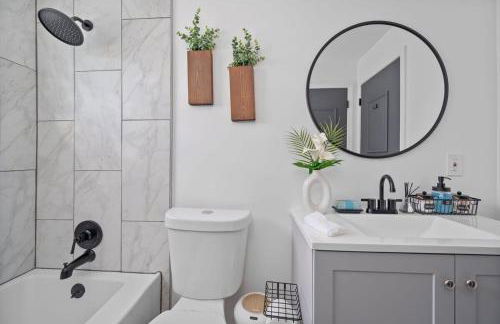 Luxury 5BR Cincinnati, Sleeps 12, Crib, Home Gym, Fenced Backyard - Foto 15