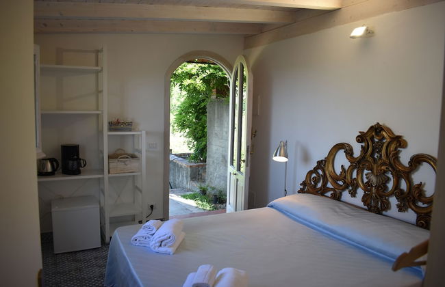 Suite Margherita With Private Garden and Shared Pool - Photo 5