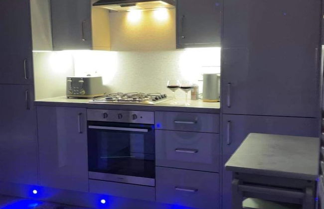 Scottish Stunning Stay With Free Parking - Photo 6