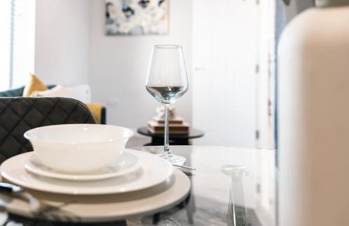 Central 2 Bed Apartment Perfect for Long and Short Stays - Foto 8