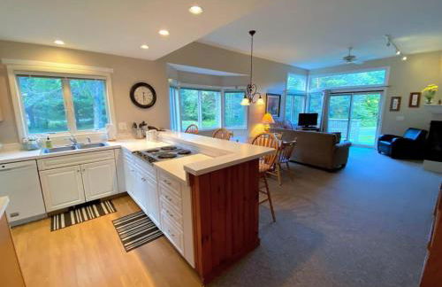 FV50 Pet friendly single level home in Bretton Woods walk to golf course and Mt Washington Hotel - Foto 10