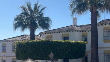 BEAUTIFUL RENOVATED 1 BEDROOM APARTMENT WITH ACCESS TO 4 POOLs - Foto 1