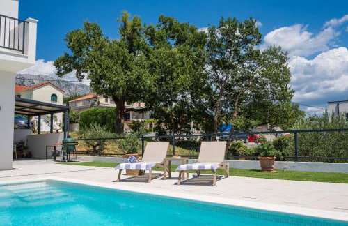 Villa Nacle with Heated Pool and Large Playground near Omis and Split - Photo 35