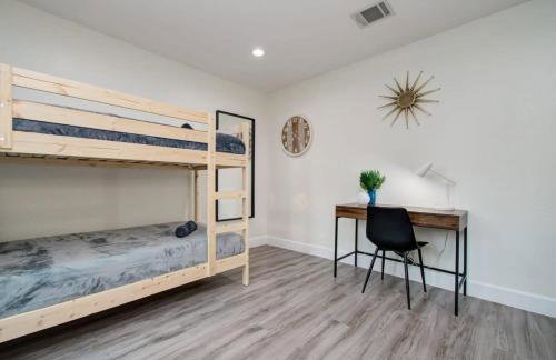 Friendswood Getaway - 5 Bedrooms + Pool + Patio - Foto 25